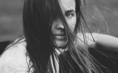 Cómo prevenir y eliminar las arrugas en 10 pasos