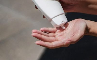 ¿Cómo saber si tu protector solar ha caducado o está en mal estado?