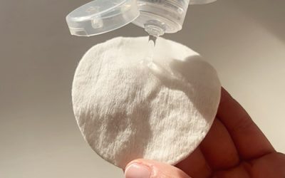 Agua micelar: qué es, beneficios y cómo usarla