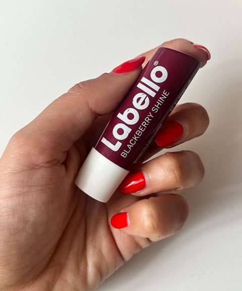 Los 9 mejores bálsamos labiales con color de 2023 | Superhonesta